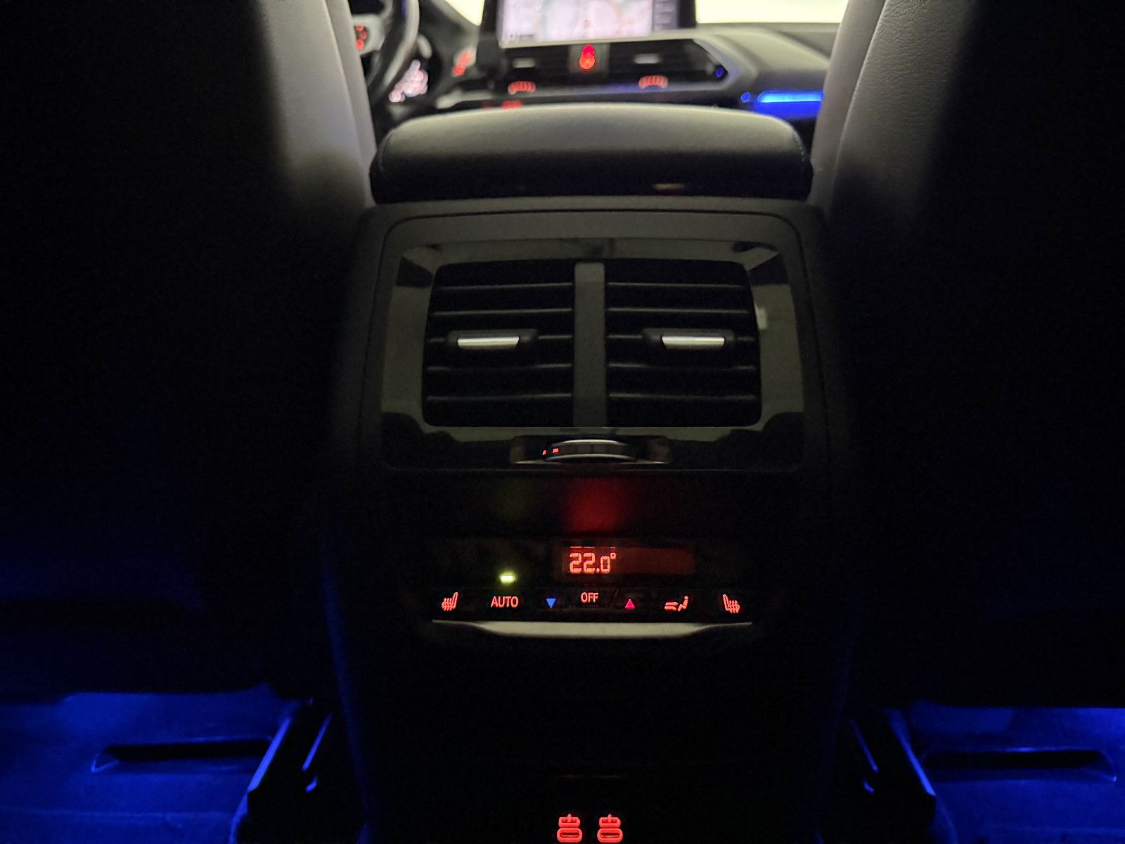 Fahrzeugabbildung BMW X3 xDrive 30 d M SPORT/LED/HuD/H&K/PANO/AHK/360*