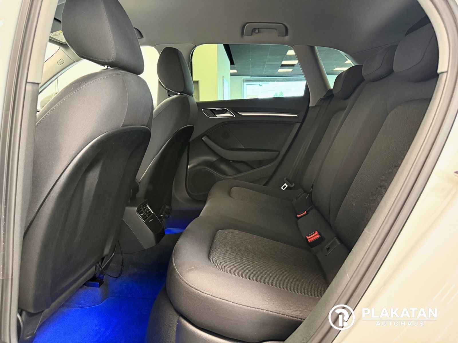 Fahrzeugabbildung Audi A3 Sportback Navi DigitalInstr LED
