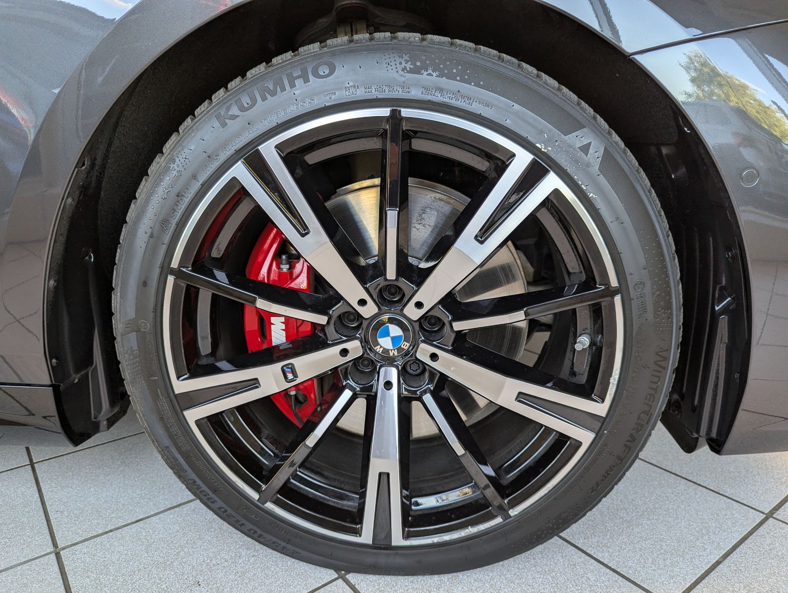 Fahrzeugabbildung BMW 540  d xD M-Sport PRO Pano Innov. Travel AHK 20"