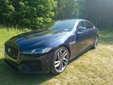 Jaguar XF P250 R-DYNAMIC SE Automatik R-DYNAMIC SE - Jaguar XF R mit Benzin-Antrieb