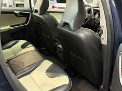 VOLVO XC60 Summum AWD*PANO*LEDER*CAM*LED*NAVI*ACC*MEMO