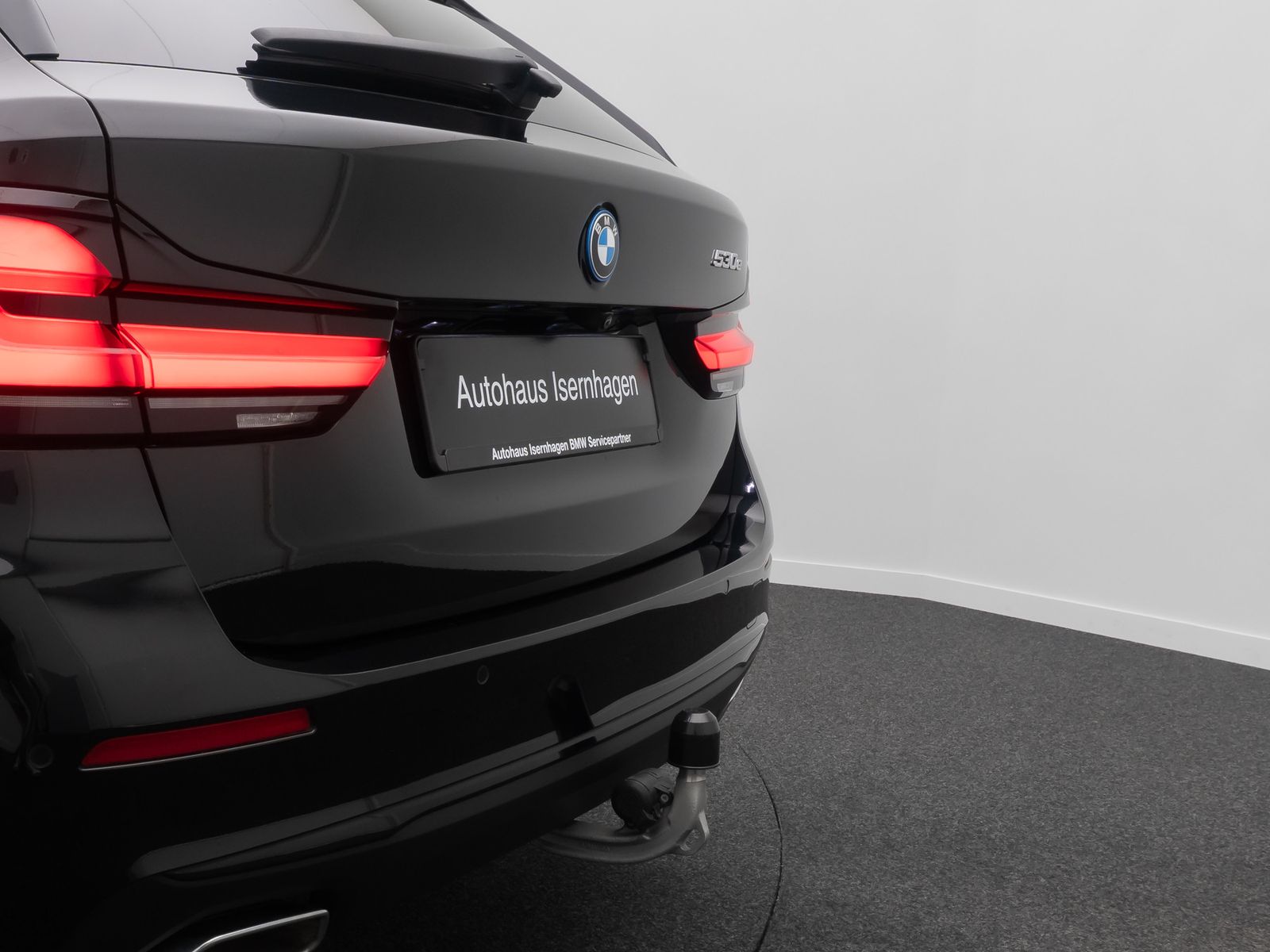 Fahrzeugabbildung BMW 530e Alarm AHK Laser DAB HUD Kamera Sport 18Zoll