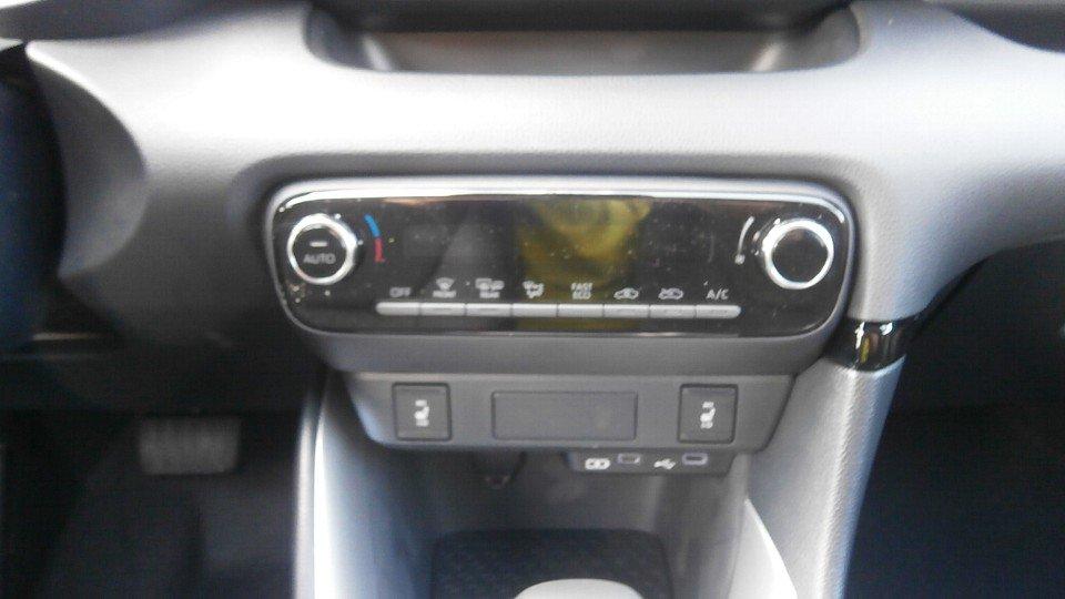 Mazda 2 Hybrid 5HB 1.5L VVT-i 116 PS e-CVT FWD CENTRE-