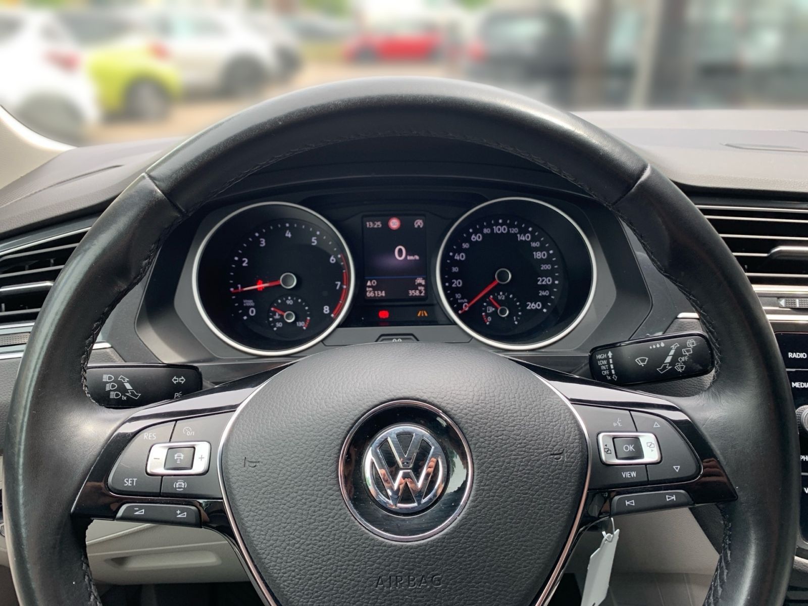Fahrzeugabbildung Volkswagen Tiguan 1.5 TSI Comfortline BMT AHK Navi