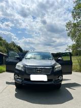 Toyota RAV 4 2,0 4x4,AHK, 1. Hand, Rentnerfzg,Winterrä - Toyota aus 2010: Rav