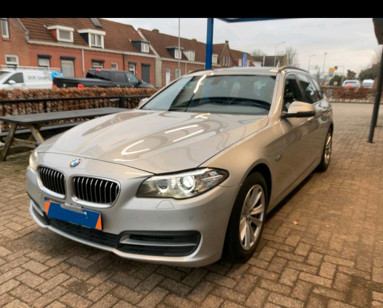 BMW 528