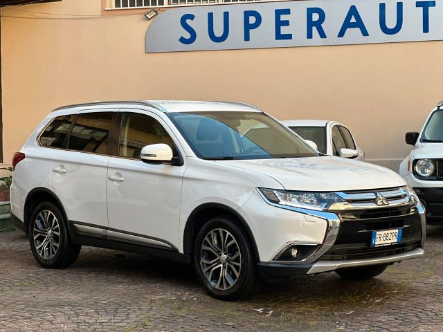 Mitsubishi Outlander 2.2 DI-D 4WD 7 posti Autom.