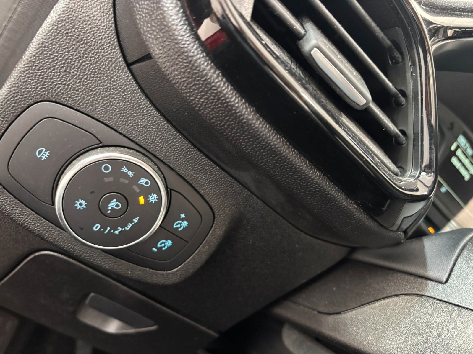 Fahrzeugabbildung Ford Fiesta 1.1 Trend 3tü KLIMA/ALLWETTER/BT/SPURASSI