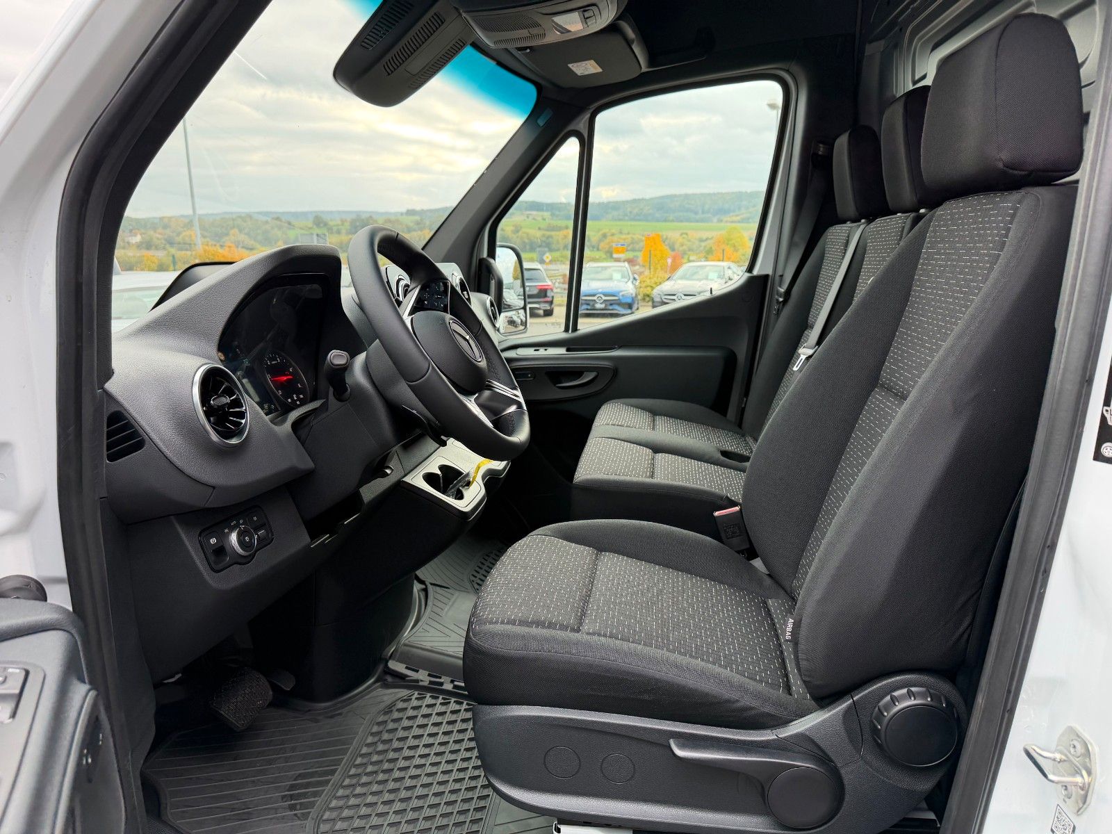 Fahrzeugabbildung Mercedes-Benz Sprinter 319 CDI 4325 DISTRONIC Klima AHK
