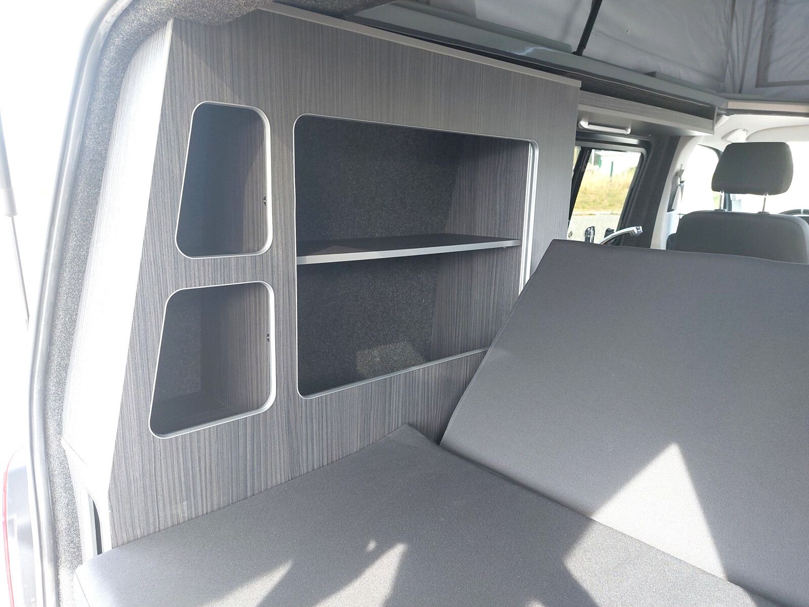 Fahrzeugabbildung Volkswagen Sonstige T6 ähnlich California  Camper