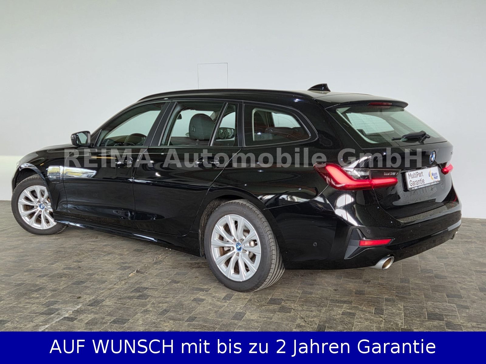 Fahrzeugabbildung BMW 330e Touring  Advantage, Laser, HUD, ACC