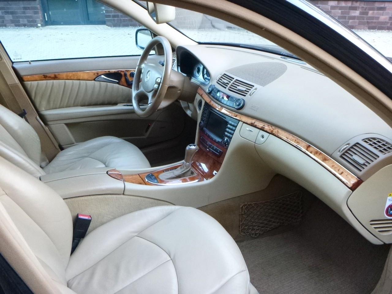 Mercedes-Benz E280 2006 — photo 18