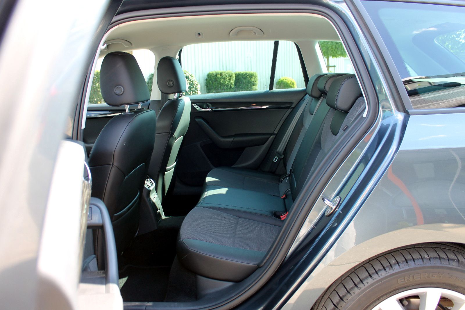 Fahrzeugabbildung SKODA Octavia Combi 1.5TSI Style CANTON ACC SHZ KAM BT