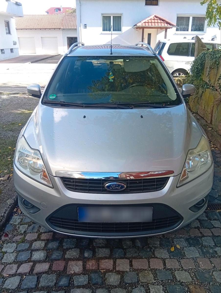 Ford Focus 2010 — rear view
