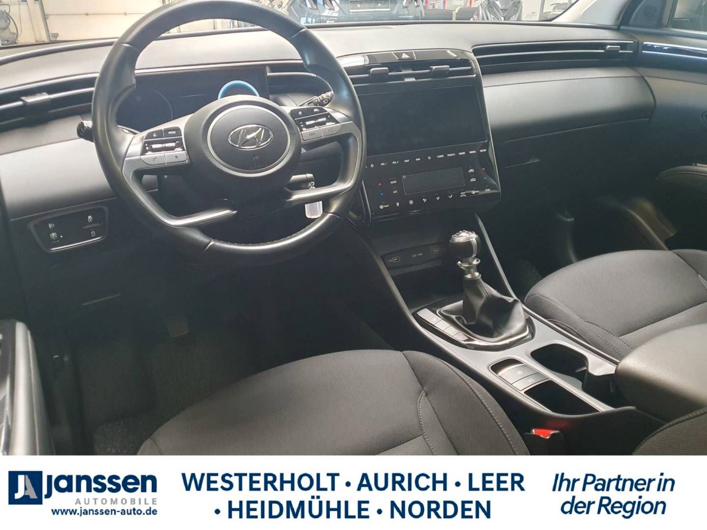 Fahrzeugabbildung Hyundai NEW Tucson 150 PS M/T 2WD SELECT LED-Grilldesign