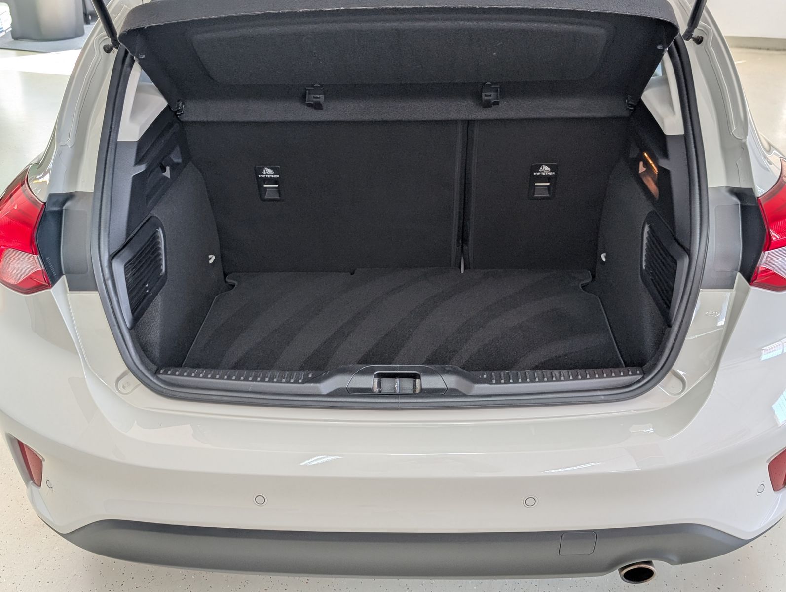 Fahrzeugabbildung Ford Focus Cool & Connect TEMP KAM LED SHZ CARPLAY