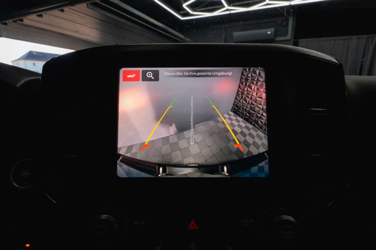 Fahrzeugabbildung Dodge RAM 5.7 V8 HEMI 4x4 Built to Serve AXLE LOCK LED