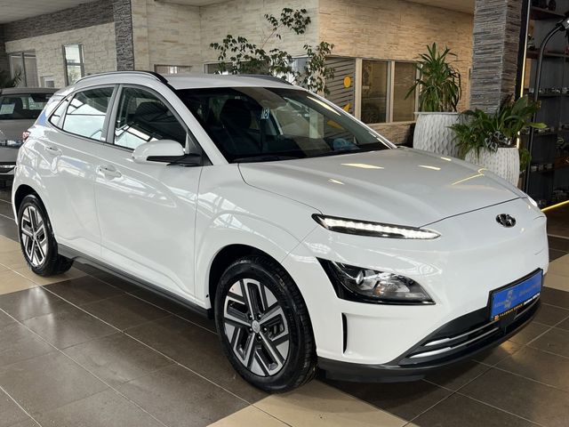 Hyundai Kona Select 2WD*ACC*R-Cam*LED*SHZ*CarPlay*PDC*