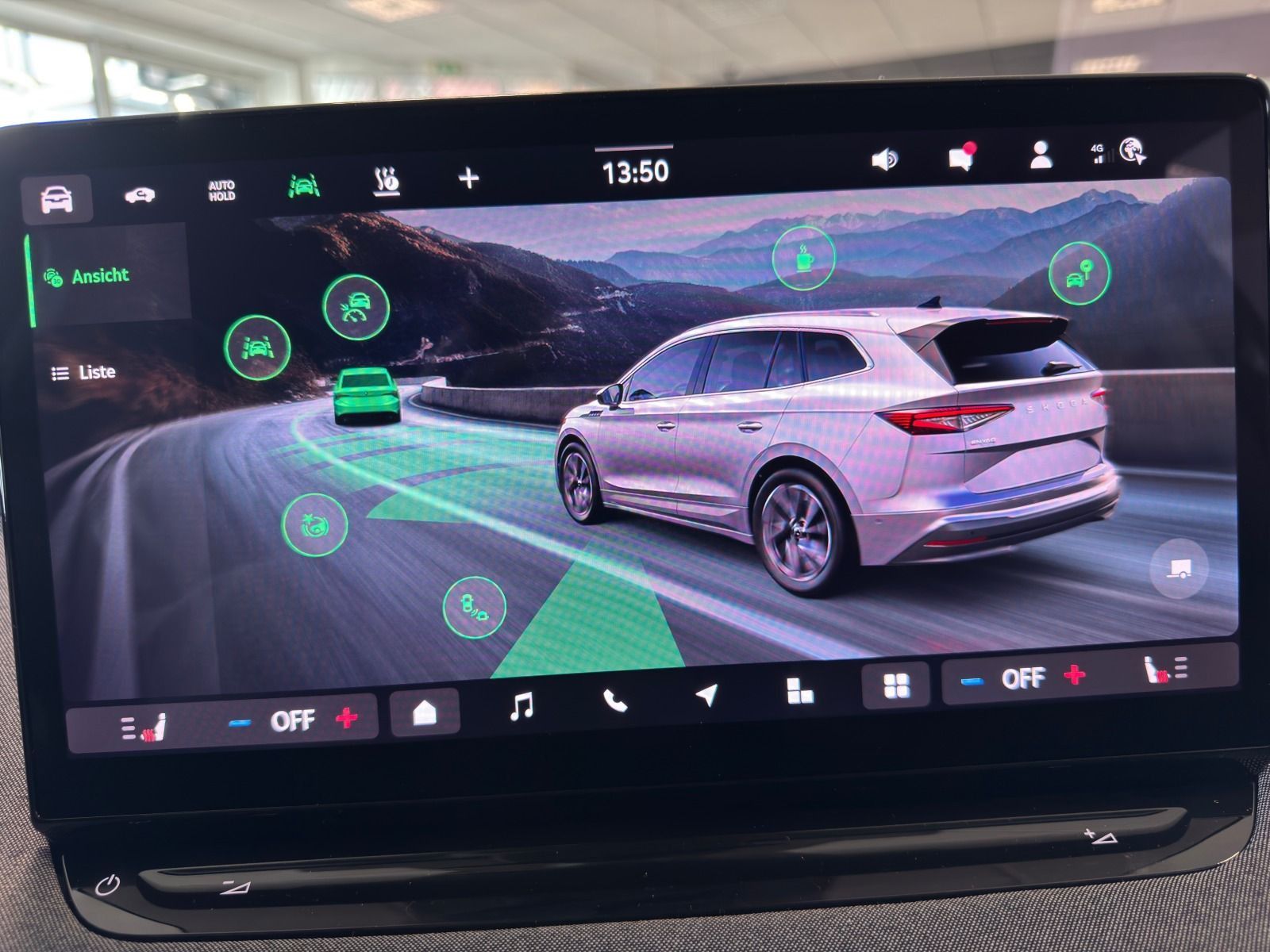 Fahrzeugabbildung SKODA Enyaq 60 Lodge*RFK*AHK*20Zoll*eHeck