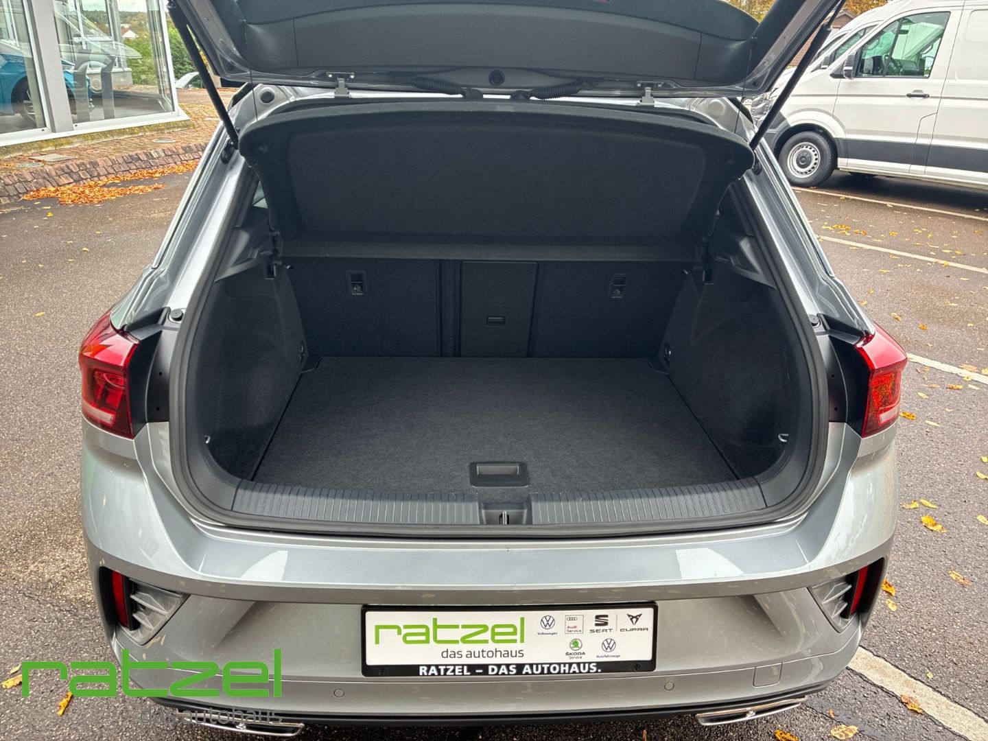 Fahrzeugabbildung Volkswagen T-Roc 1.0 TSI R-Line Sportpaket Navi Digitales C