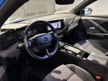 Fotografie 15 des Opel Astra Sports Tourer 1.2 Turbo Automatik GS