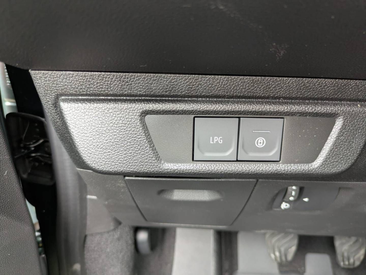 Fahrzeugabbildung Dacia Jogger Extreme+ ECO-G 100 7-Sitzer