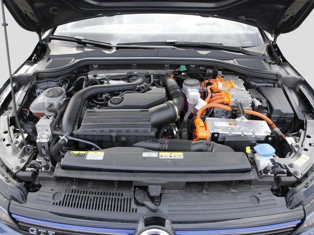 Volkswagen Golf VIII GTE 1.5 TSI eHybrid 200 kW 17" ACC AHK, миниатюра 7