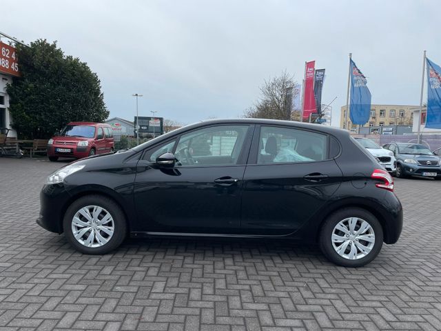 Peugeot 208 Active Klima 8-fach Bereift