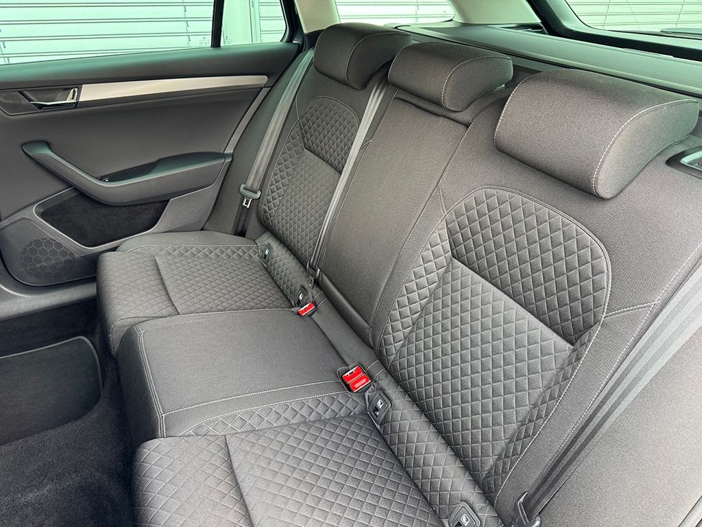 Superb Combi 2.0 TDI Style *NAVI*ACC*KAMERA*