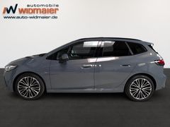 Fahrzeugabbildung BMW 218i Active Tourer M Sport -- Pano/HeadUp/19LM