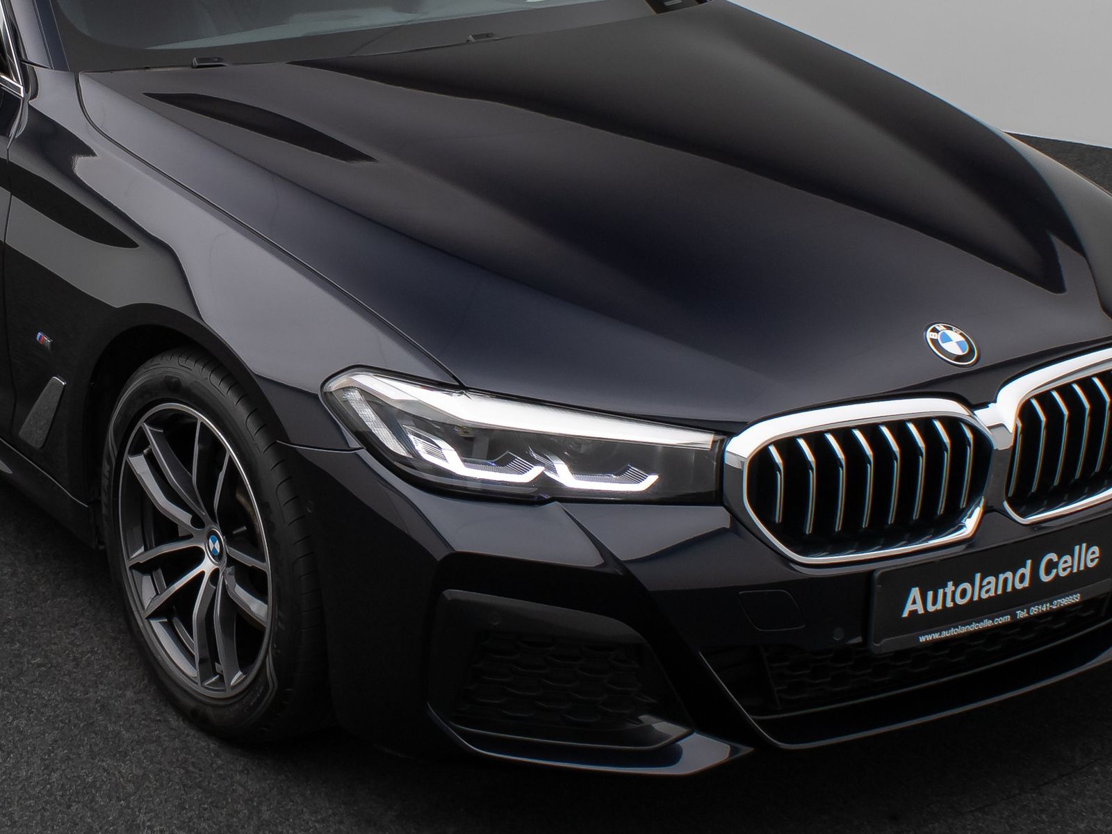 Fahrzeugabbildung BMW 520d xD M Sport Kamera HUD DAB 4xKlima Alarm AHK