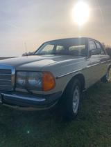 Mercedes-Benz W123 / 230 H-KZ TüV neu von priv. lieferbar - gebrauchte Mercedes-Benz 230 aus dem Jahr 1980