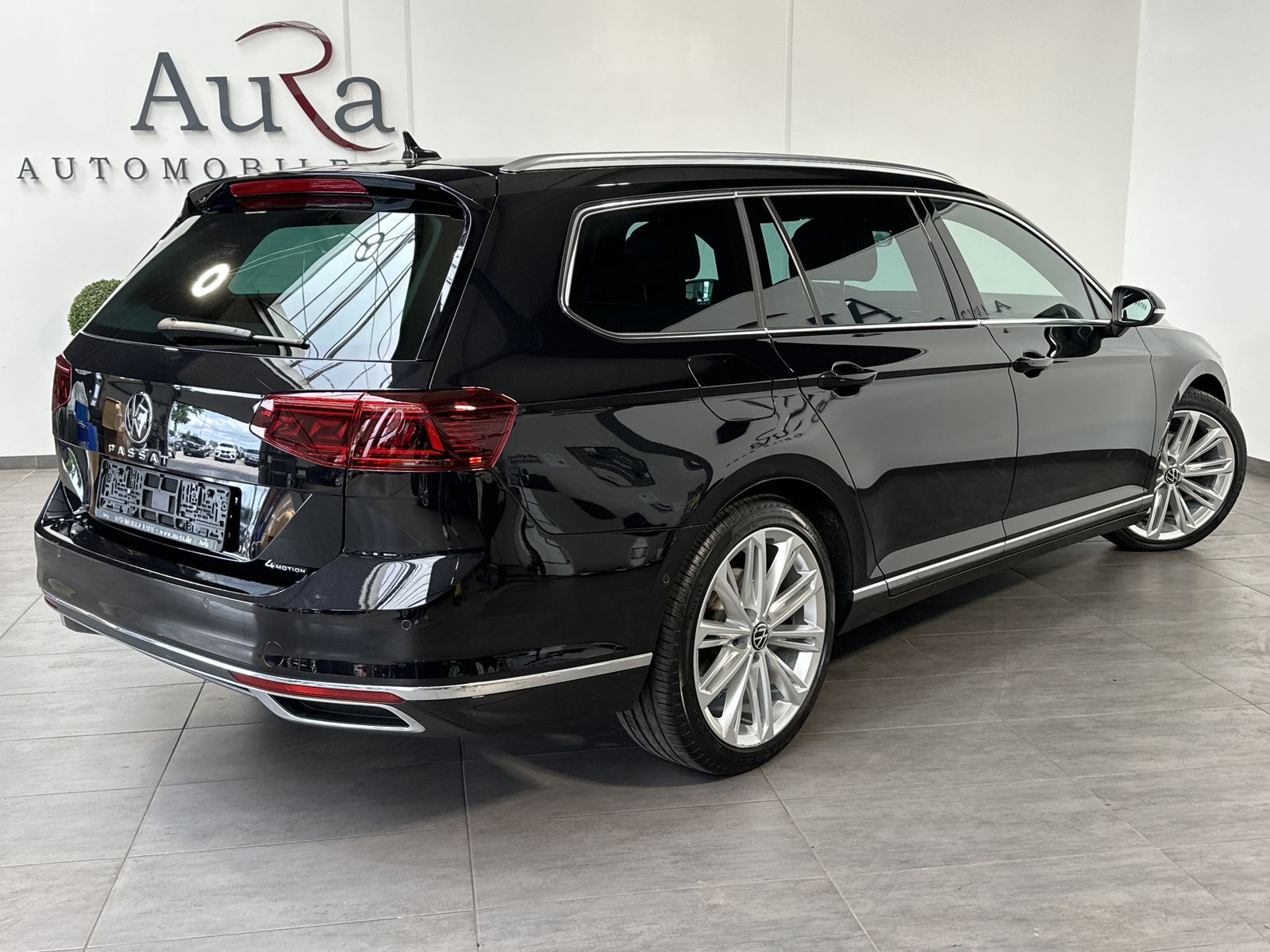 Fahrzeugabbildung Volkswagen Passat Variant 2.0 TDI 4M R-Line NAV+MED+PANO+PP