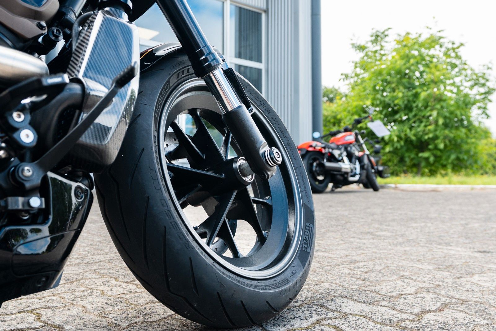 Fahrzeugabbildung Harley-Davidson Sportster S RH1250S - Jekill & Hyde 240er Umbau