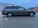 Mercedes-Benz E 220 E T-Modell E 220 CDI BlueEfficiency - Mercedes-Benz E 220: Cdi T Modell