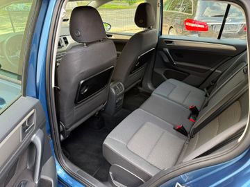 Volkswagen Golf - 9