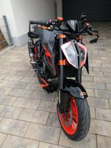 KTM 1290 Super Duke R - KTM MOTORRAD
