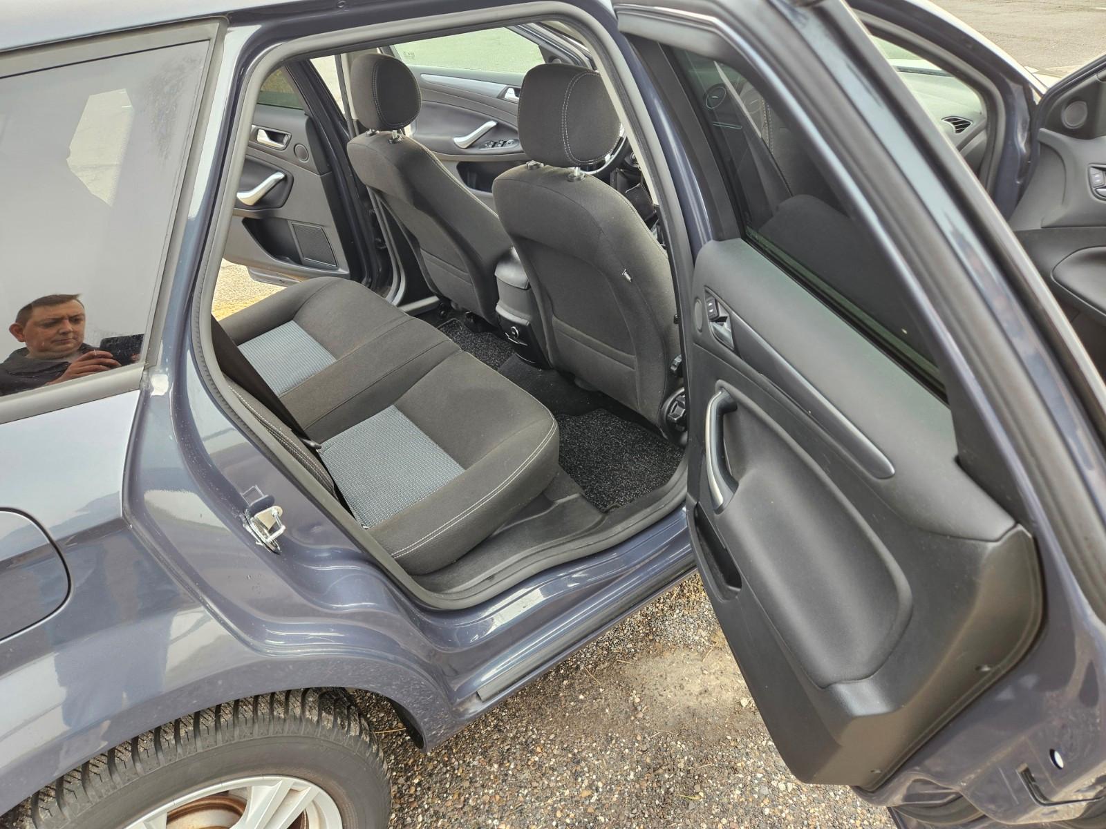 Ford Mondeo 2013 — photo 11