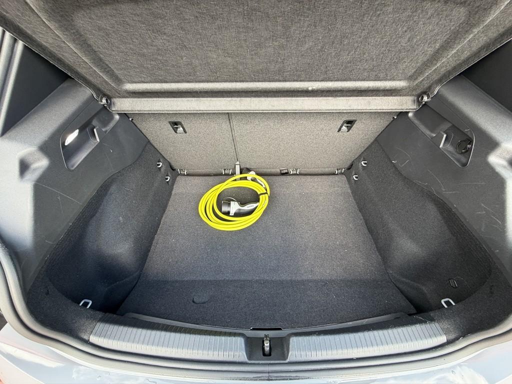 Cupra Born 60 kwh LED*CARPLAY*NAVIVORBEREIT*PDC*DAB*NE