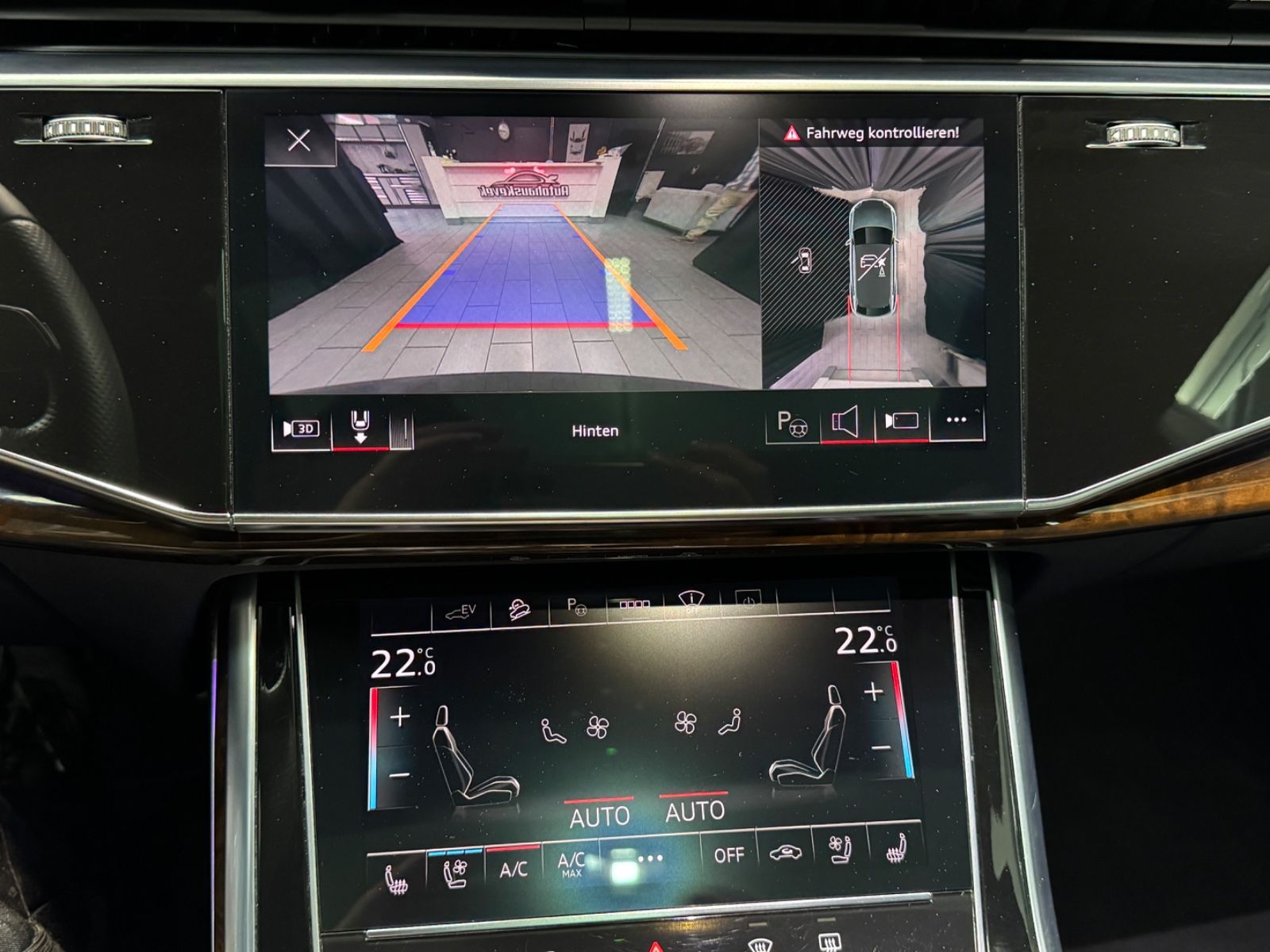 Fahrzeugabbildung Audi Q8 55 TFSI e quattro|B/O|EXCLUSIVE|RS-SITZE|VOLL