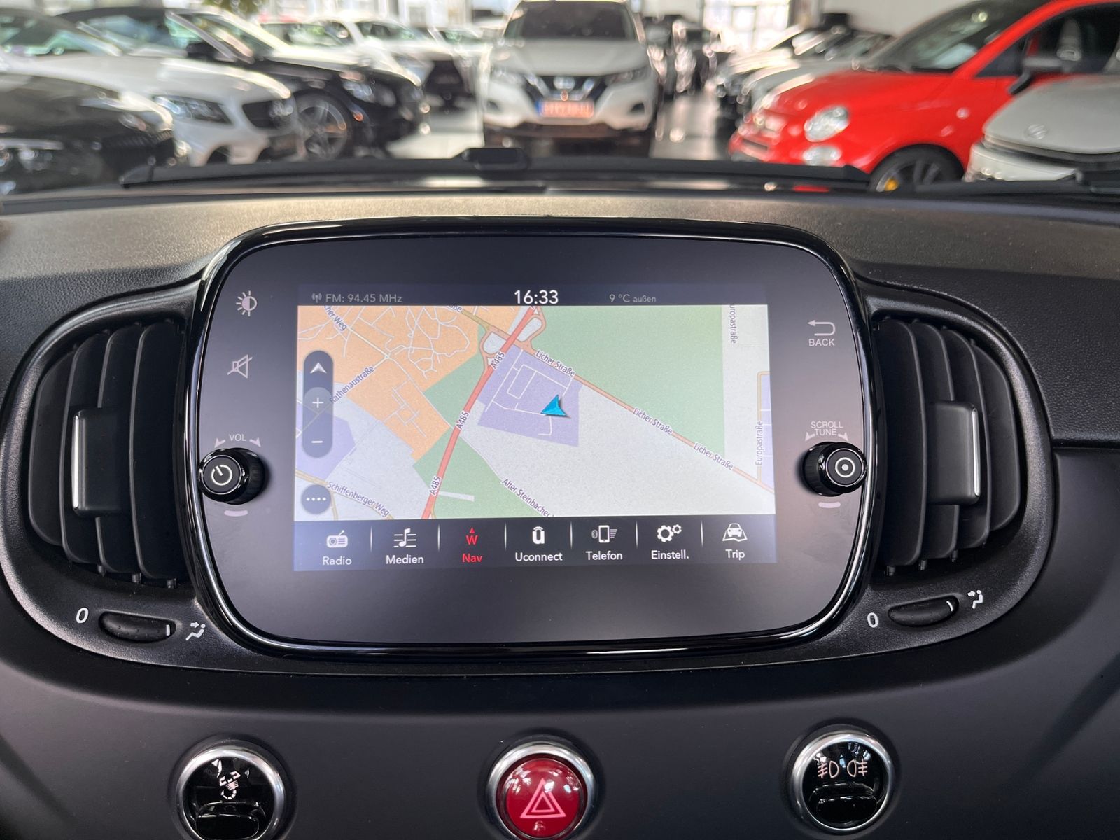 Fahrzeugabbildung Abarth 695C Cabrio KLIMA NAV BEATS LEDER