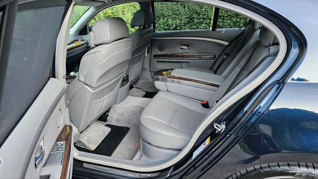 BMW 730