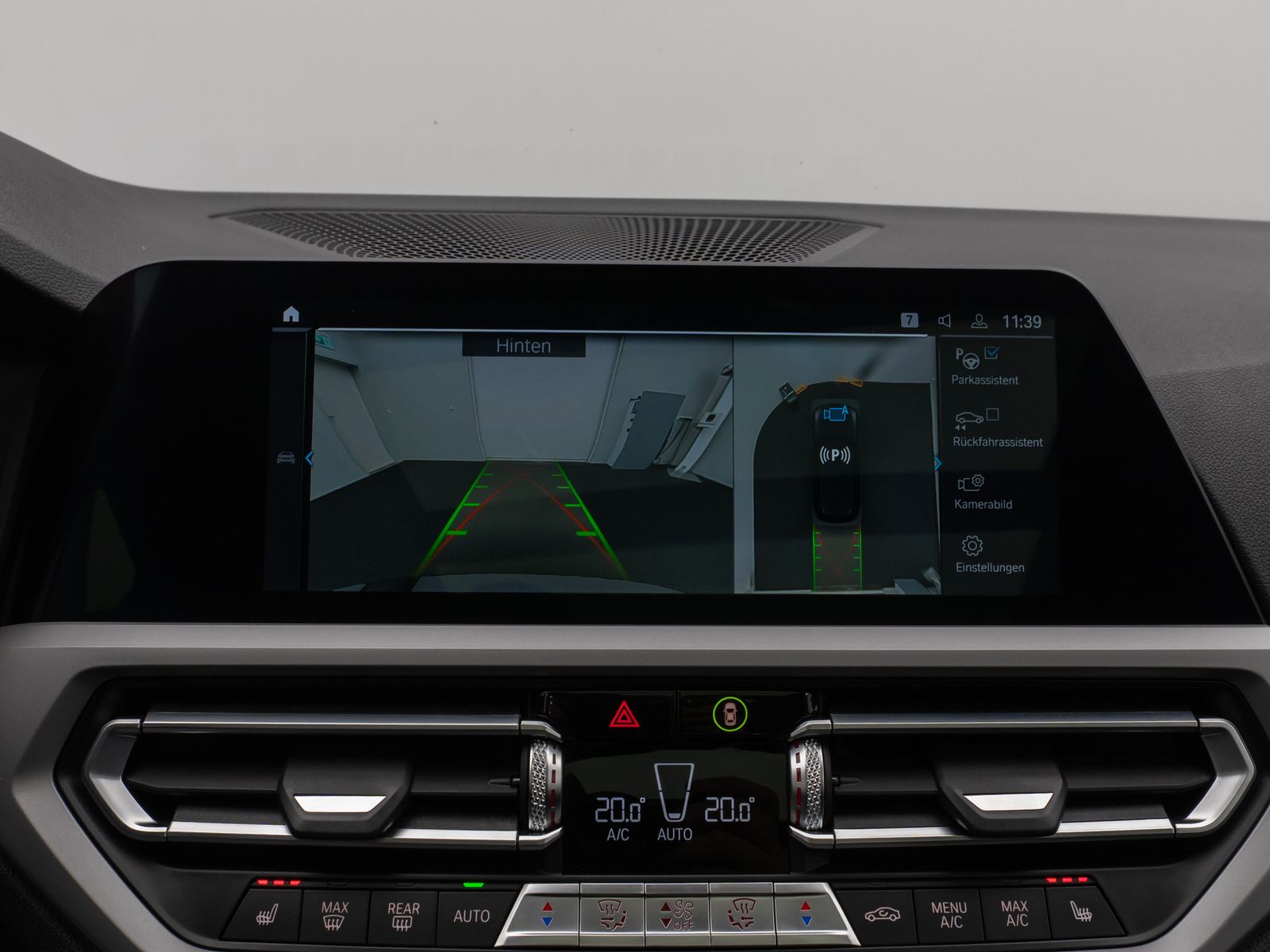 Fahrzeugabbildung BMW 330e Panorama 360° Laser HUD DAB HiFi AHK ACC