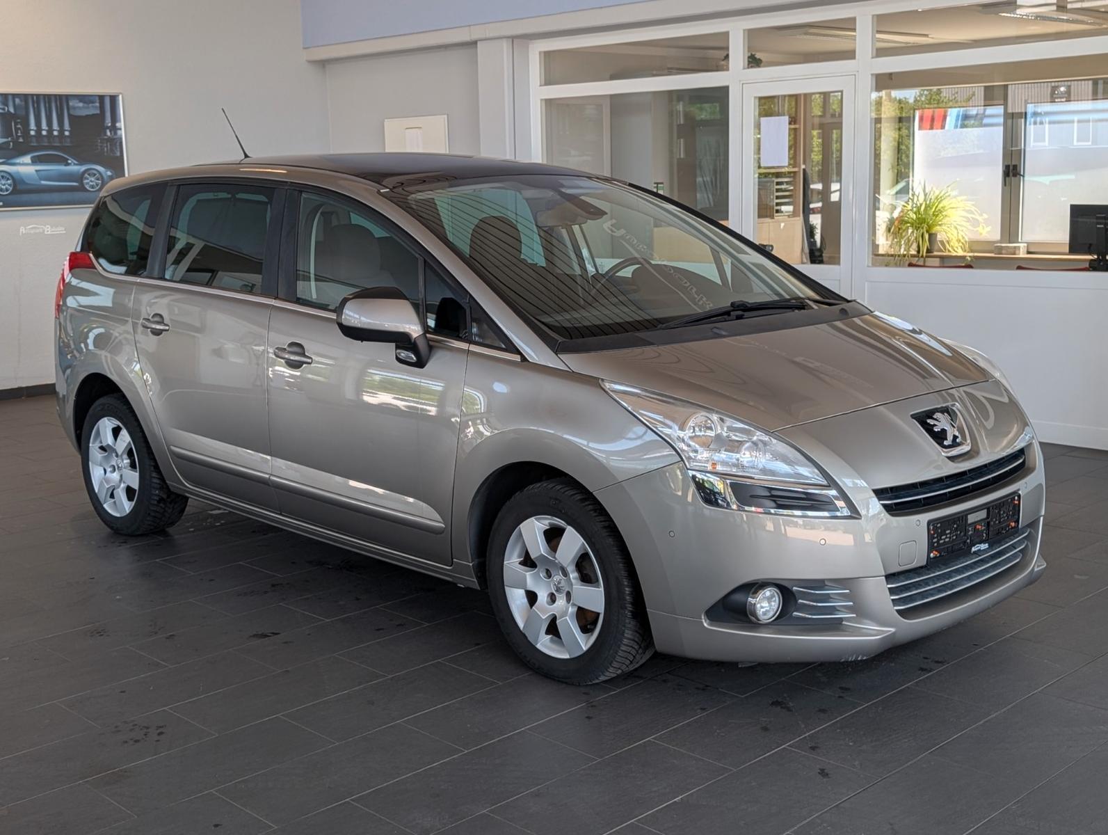 Peugeot 5008 Family*7Sitzer*Panorama*Navi*Sitzh.*PDC*