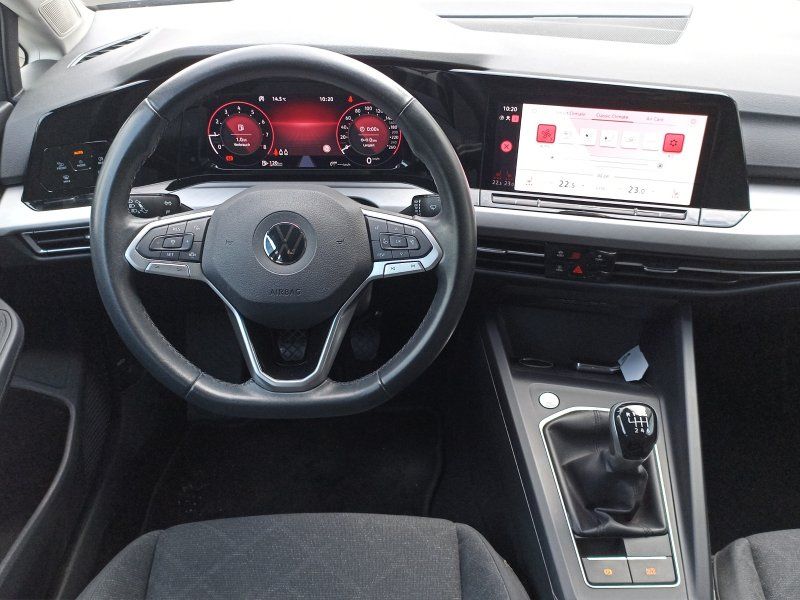 Fahrzeugansicht 10 Fahrzeugabbildung Volkswagen Golf VIII 1.5 TSI Life SMART-LINK+NAVI+LED-PLUS