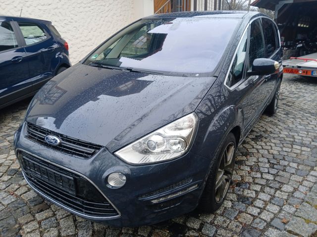 Ford S-Max TDCi Titanium Automatik  NAVI+AHK+7 SITZE