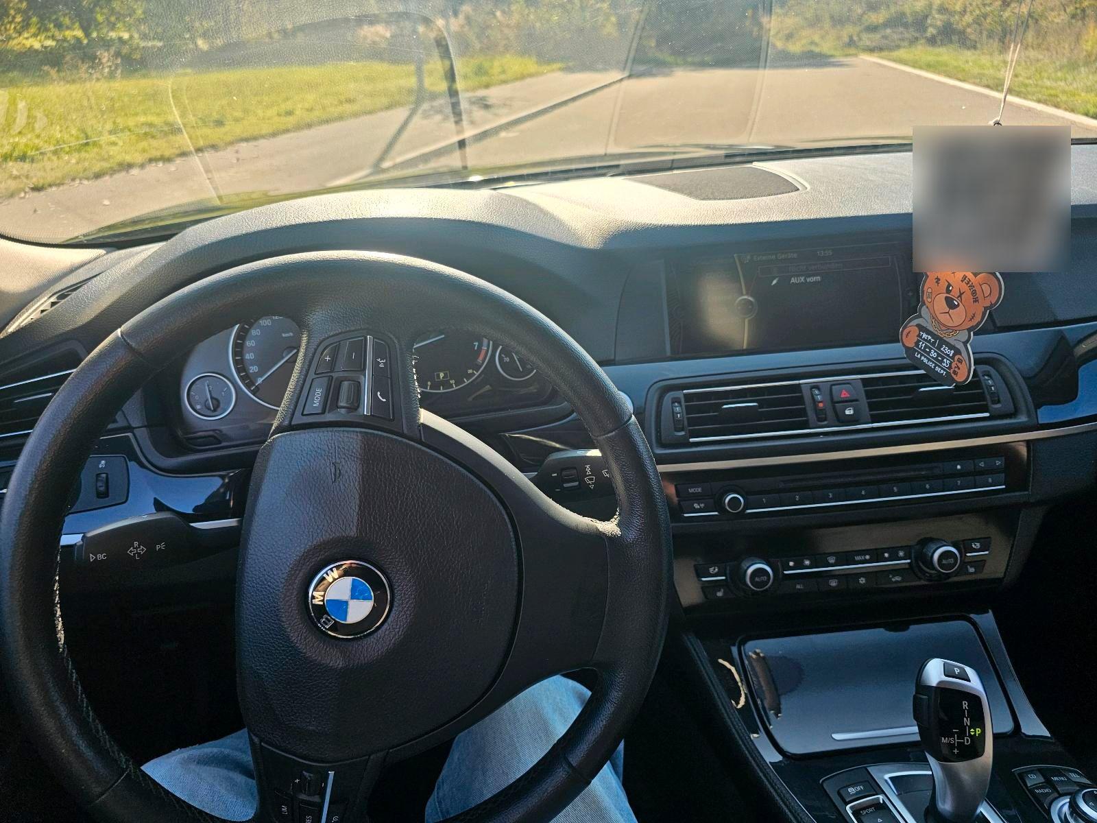 BMW 530 2011 — photo 9