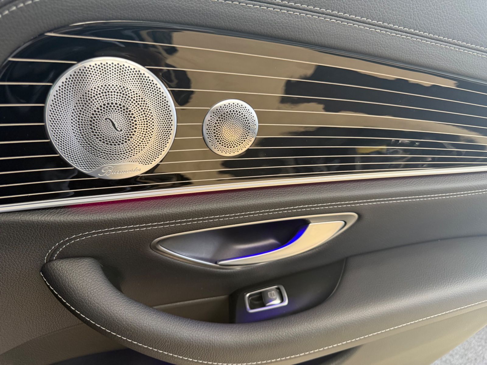 Fahrzeugabbildung Mercedes-Benz E 400 4Matic*AMG-Line*Burmester