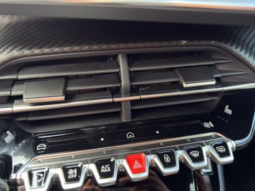 Peugeot 2008 GT Hybrid 145 Kam.+KeyLess+Massage+Navi+SD