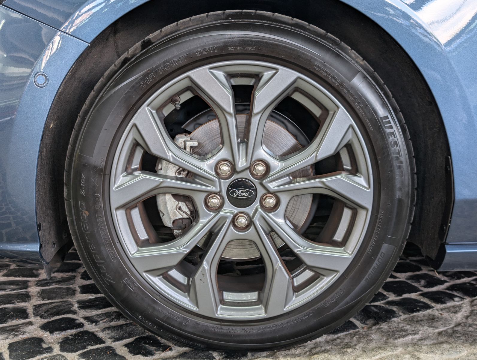Fahrzeugabbildung Ford Focus 1.0 EB ST-Line ACC LED KAM WINTER Styling